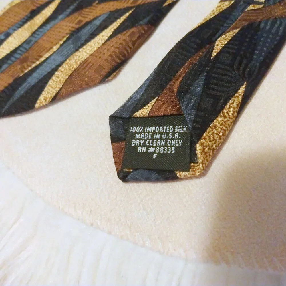Vintage Ziggurat Wide Silk Neck Tie 54” Heritagecore Businesscore Statement
